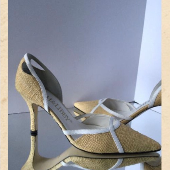 A Fantastic pair of Sam & Libby Light Natural Straw with White trim, Sz 7M, $20 - Picture 3 of 3